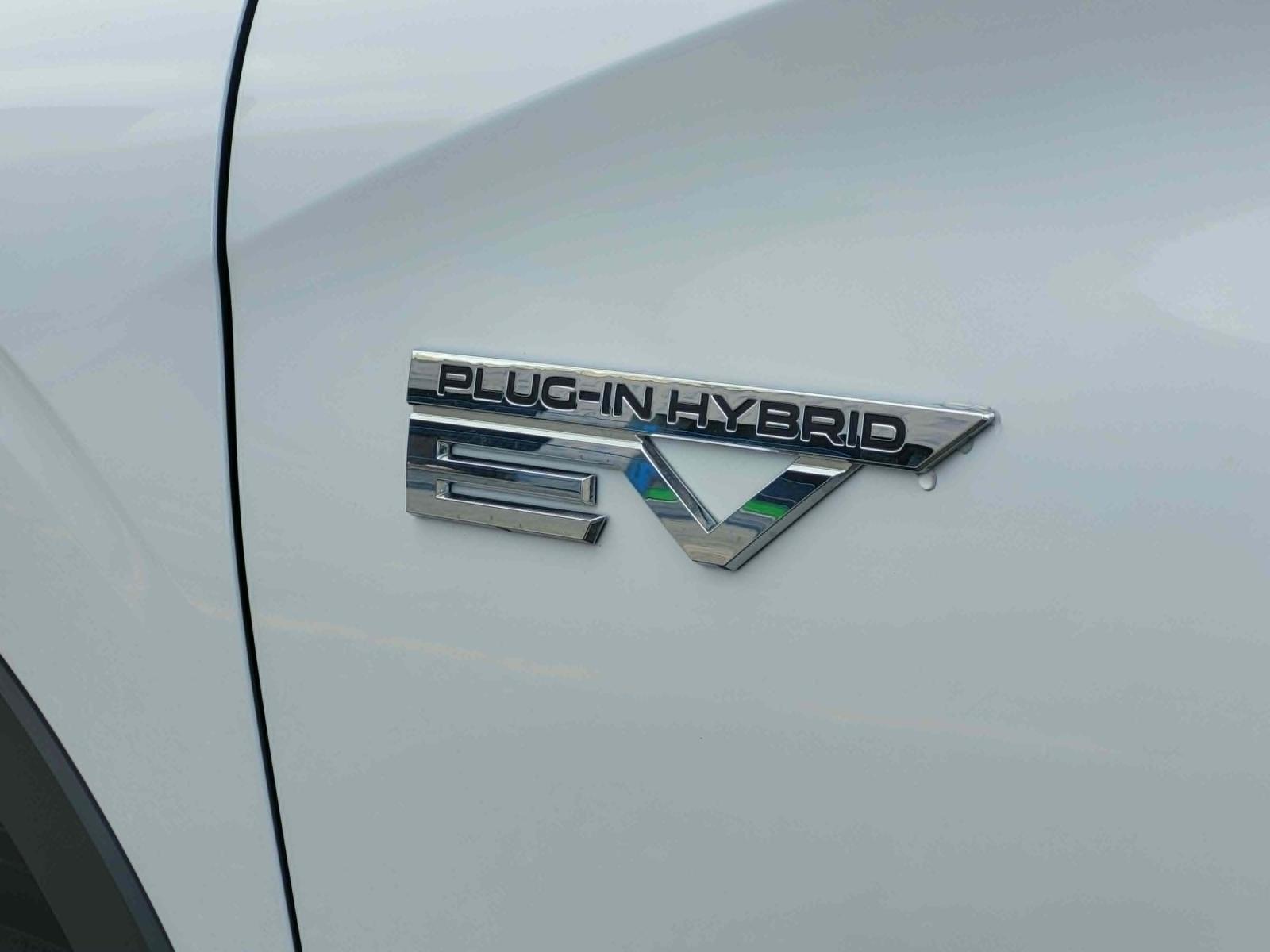 Mitsubishi Outlander PHEV GT 2023 — photo 6