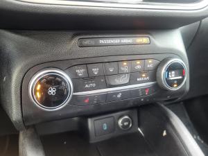 Miniature 18 Ford Escape SEL 2020