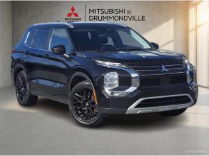 2022 Mitsubishi Outlander LE - Image 1
