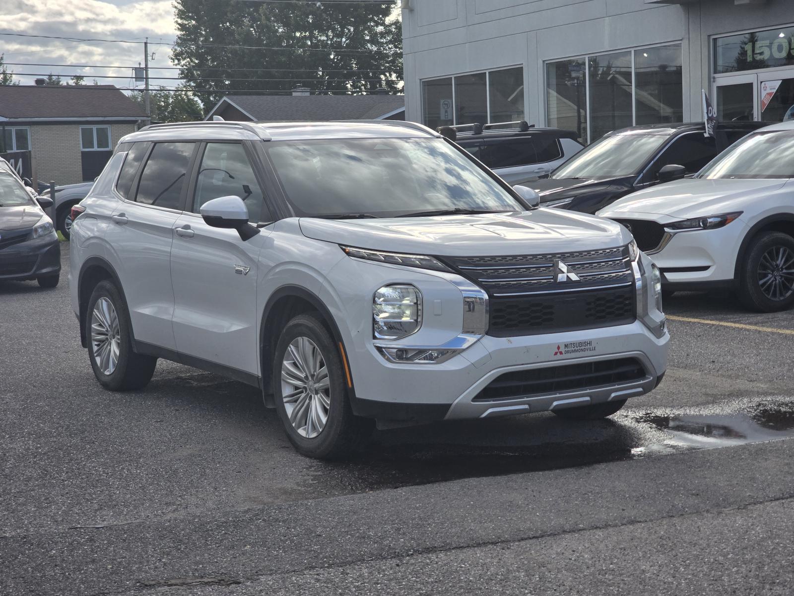 Mitsubishi Outlander PHEV SE 2025