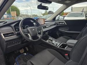 Miniature 7 Mitsubishi Outlander PHEV SE 2025