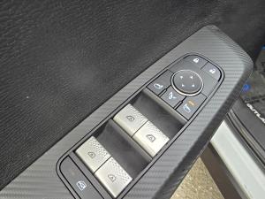 Miniature 17 Mitsubishi Outlander PHEV SE 2025