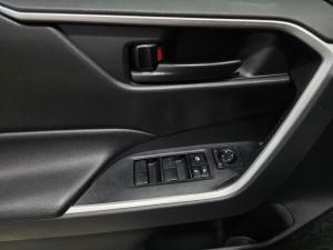 Thumbnail 20 Toyota Rav4 LE 2021