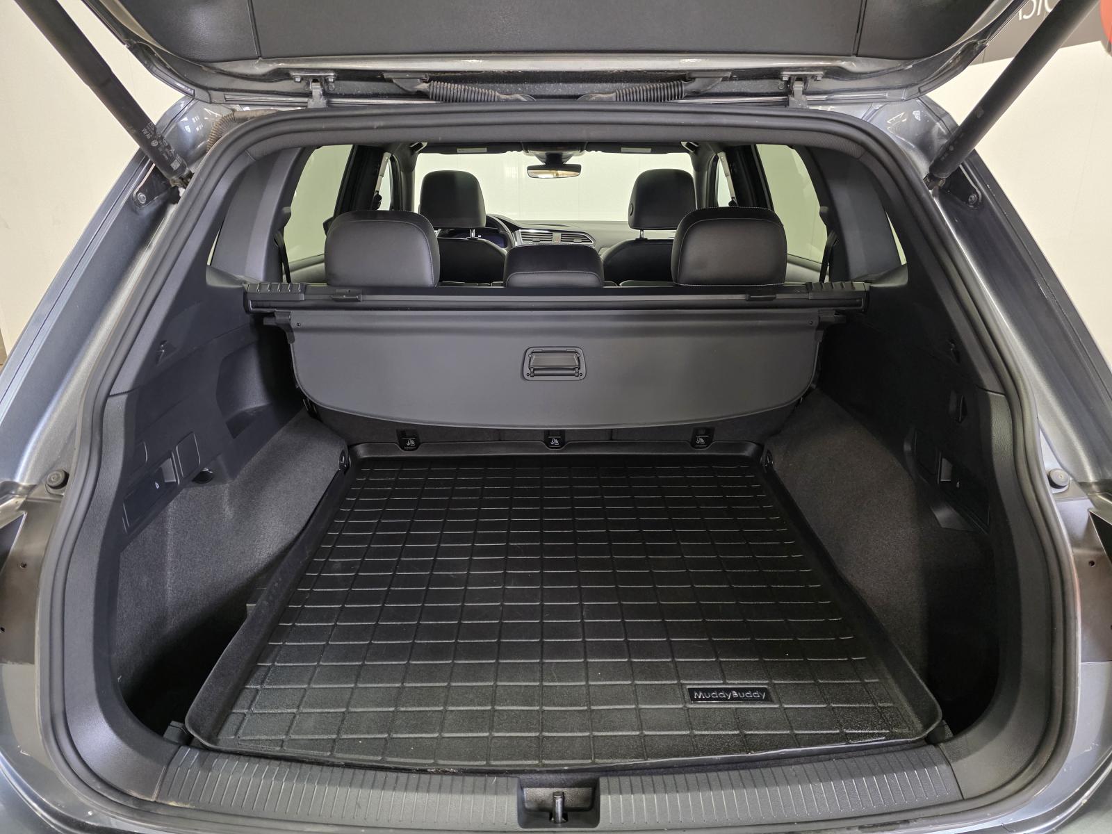 Volkswagen Tiguan Comfortline R-L Blk 2024 — photo 7