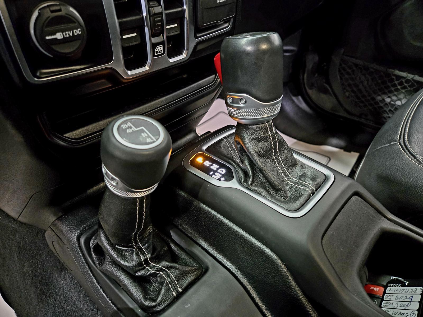 Jeep Wrangler Unlimited Sahara 2020 — photo 7