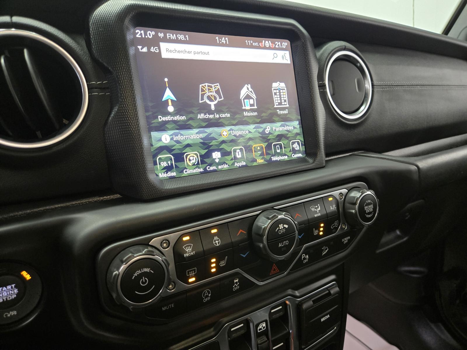 Jeep Wrangler Unlimited Sahara 2020 — photo 8