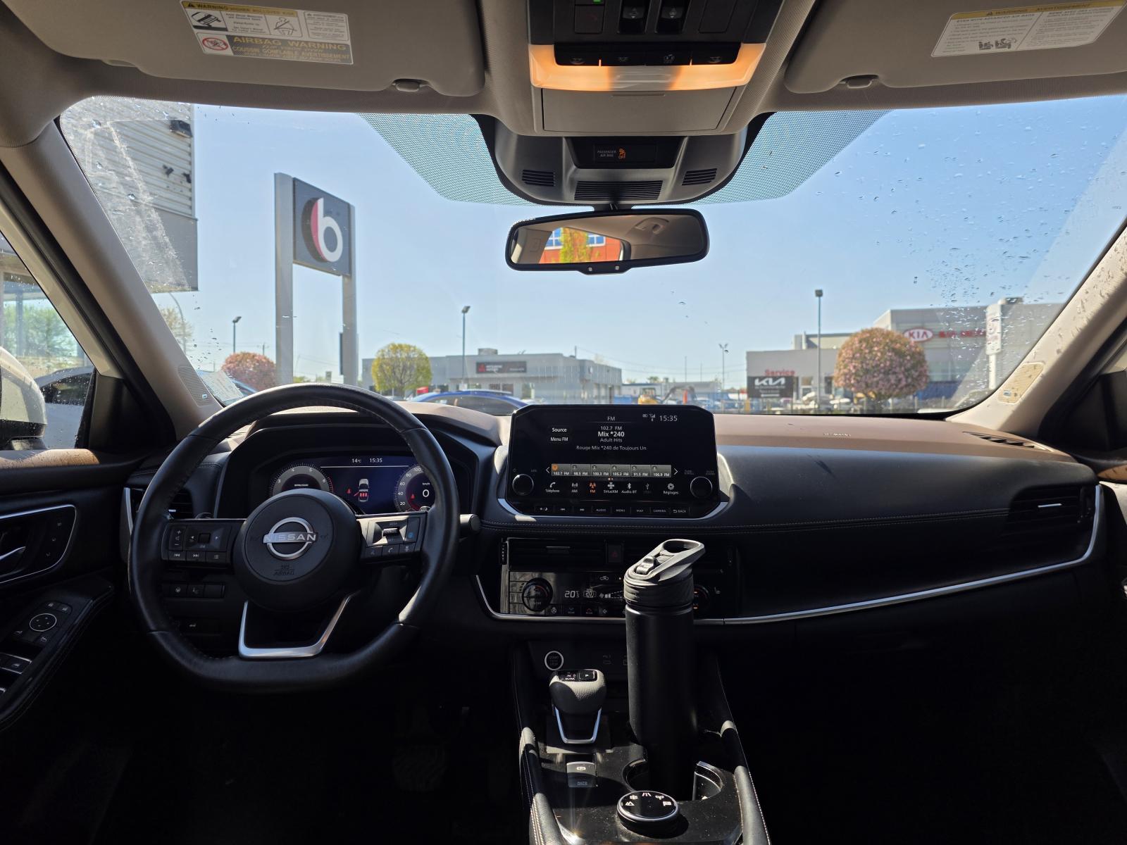 Nissan Rogue Platinum 2023 — photo 8