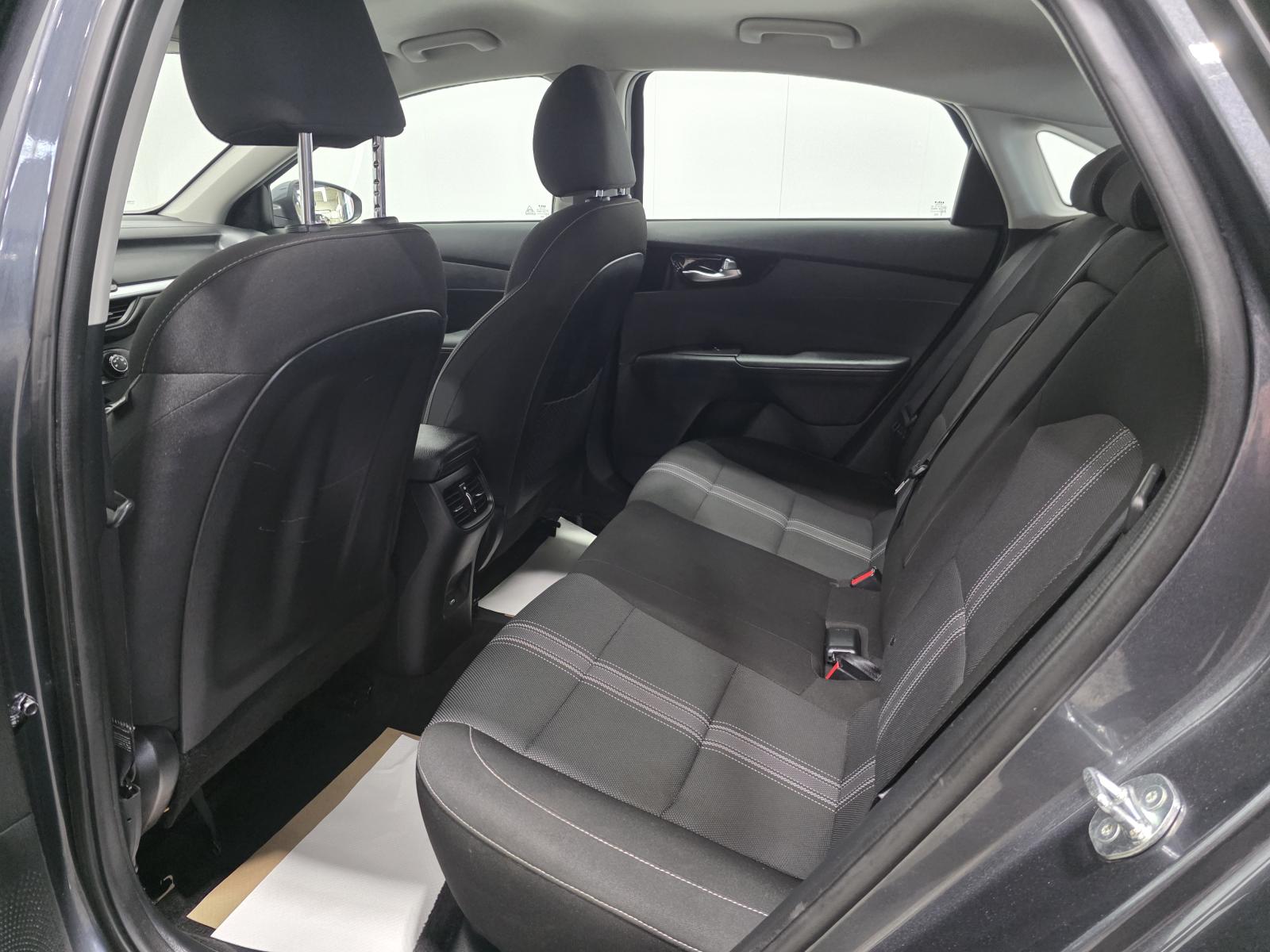 Kia Forte EX 2024 — photo 8
