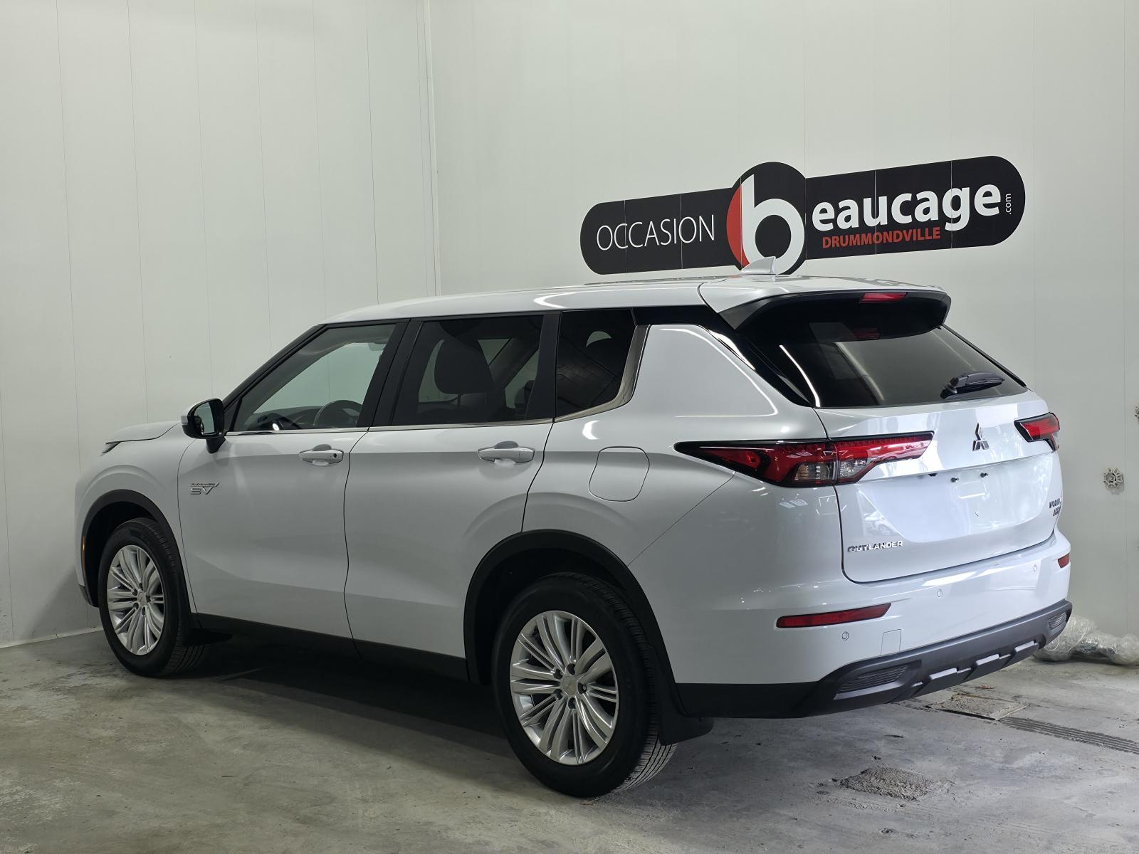 Mitsubishi Outlander ES PHEV 2024 — photo 4
