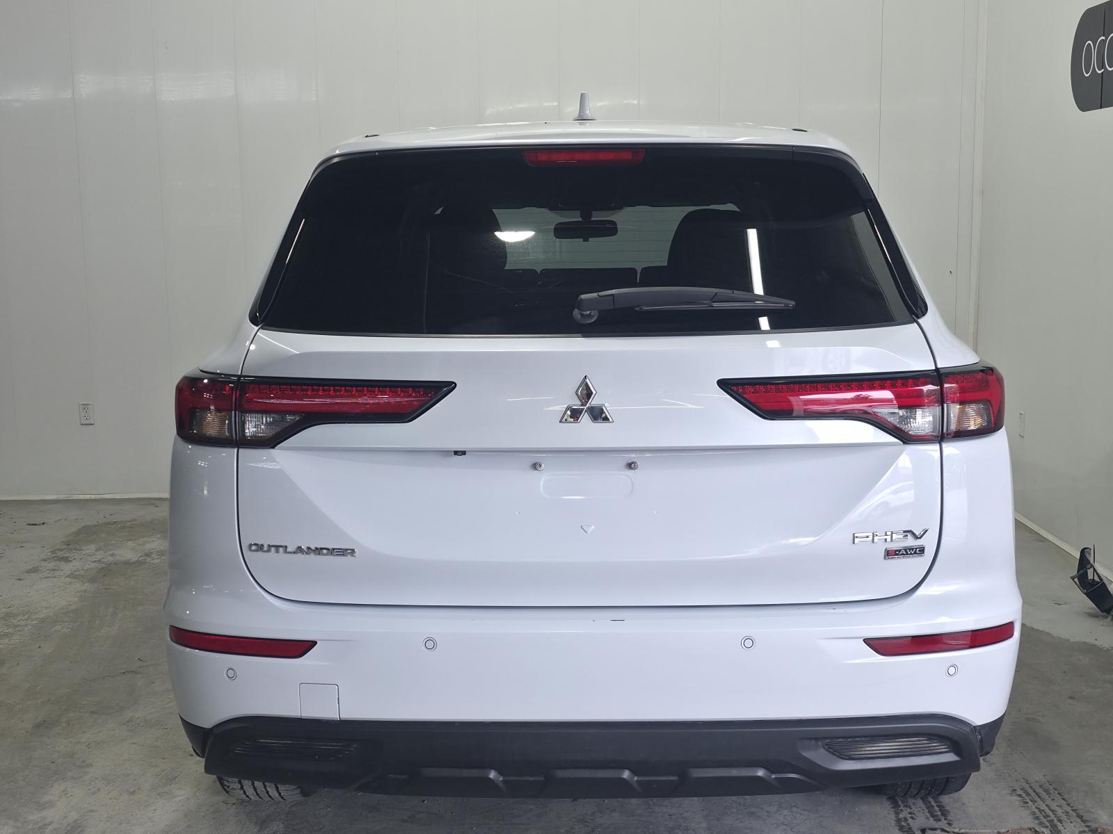 Mitsubishi Outlander ES PHEV 2024 — photo 3