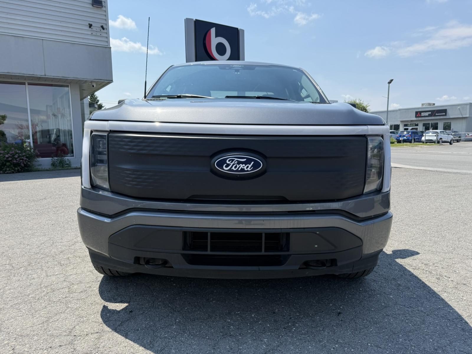 Ford F150 Lightning XLT 2025 — photo 2
