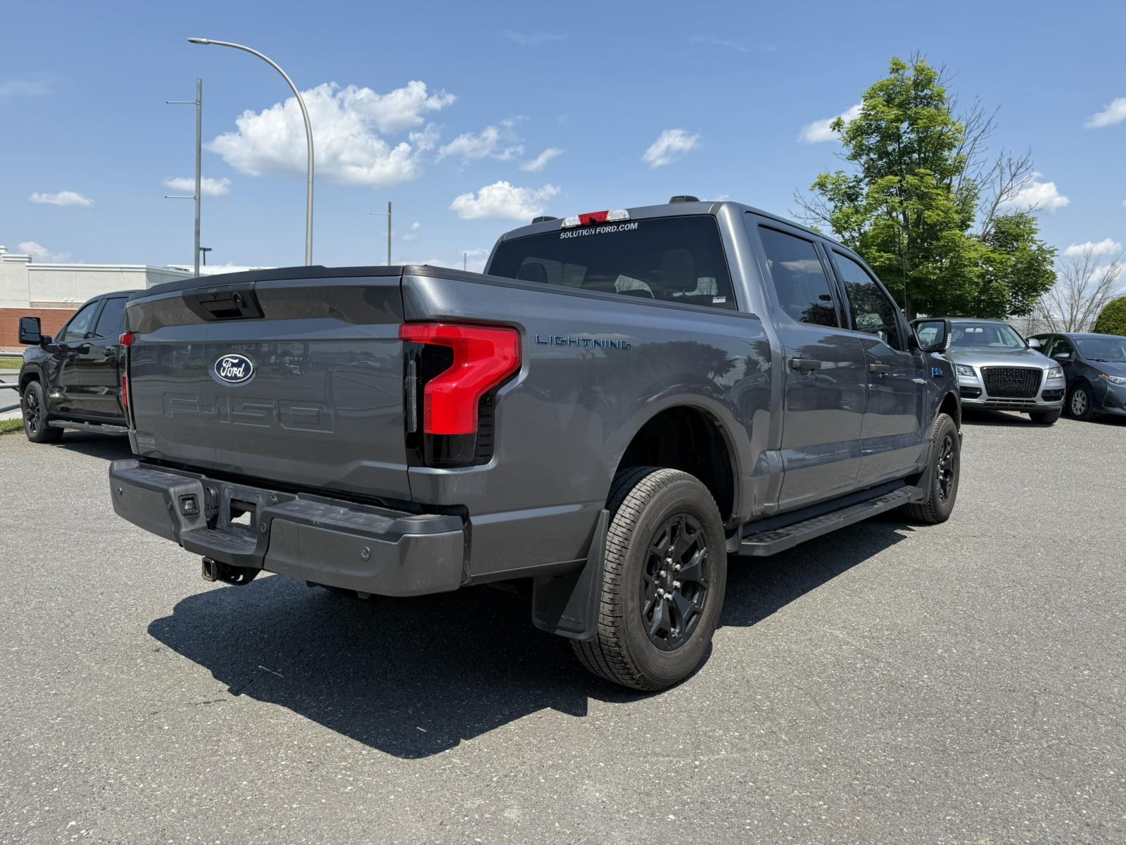 Ford F150 Lightning XLT 2025 — photo 6