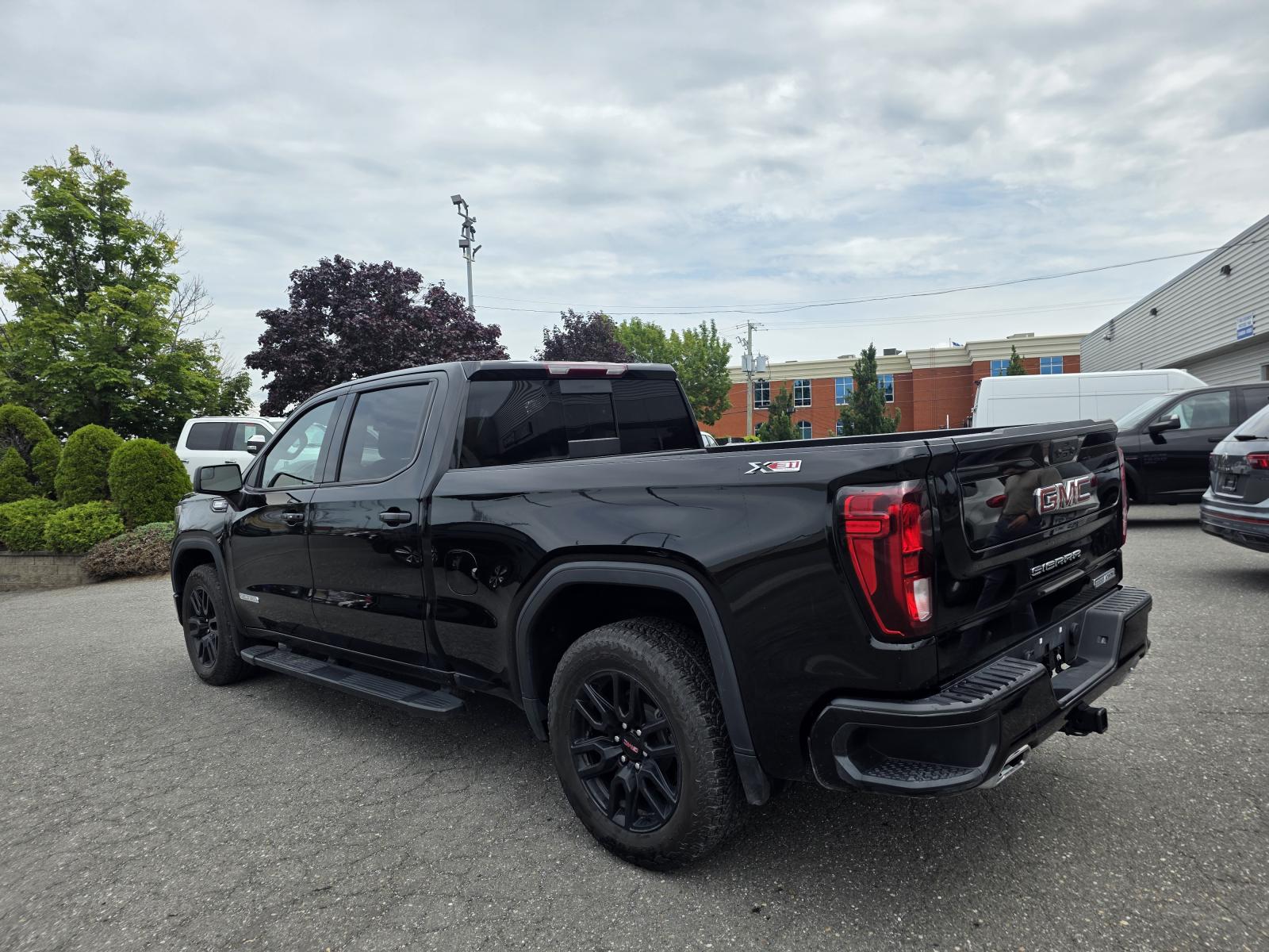 GMC Sierra 1500 Elevation 2024 — photo 8