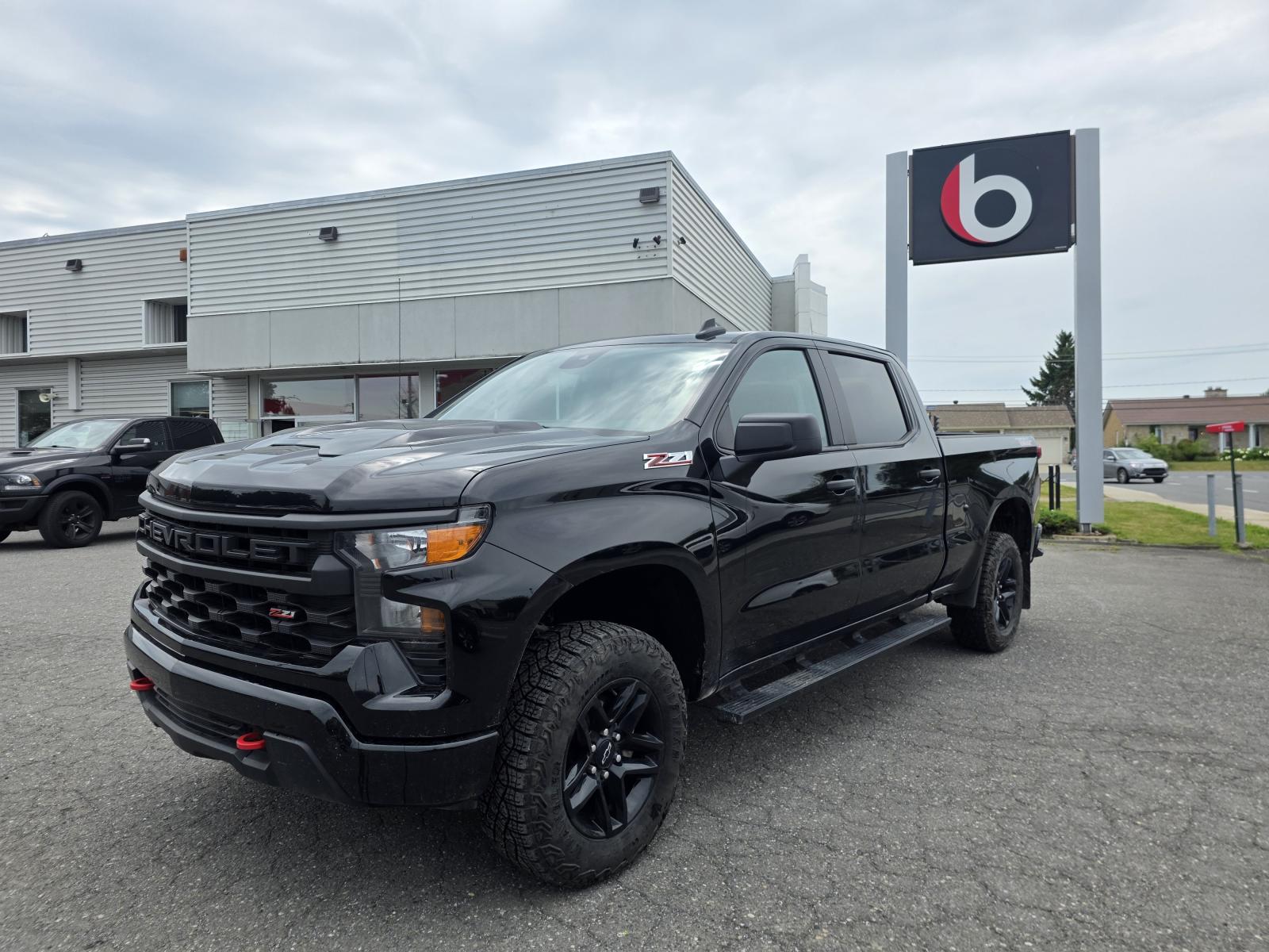 Chevrolet Silverado 1500 Custom Trail Boss 2024