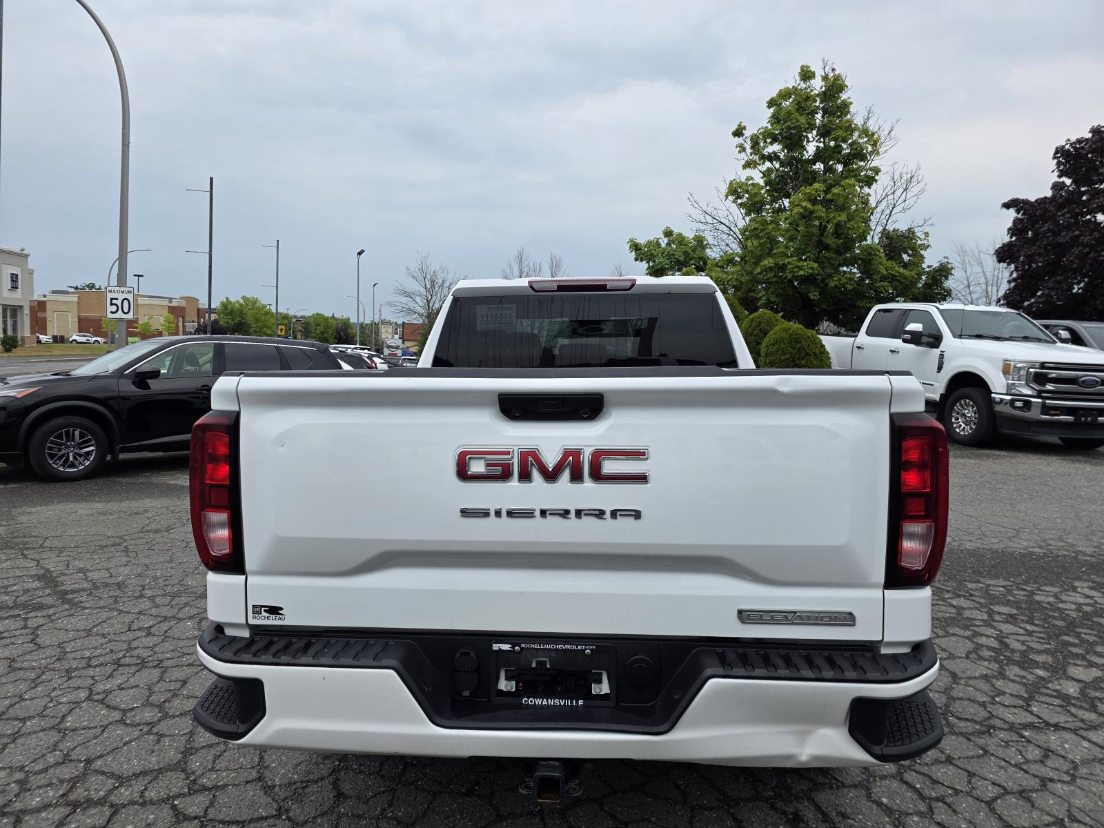 GMC Sierra 1500 Elevation 2024 — photo 8