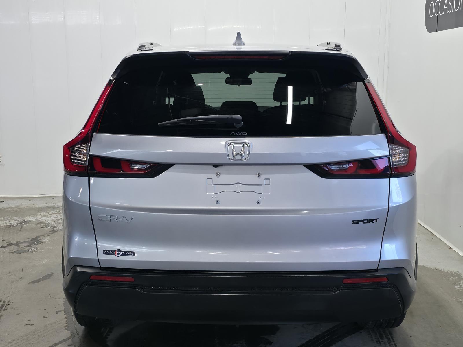 Honda CR-V Sport 2023 — photo 8