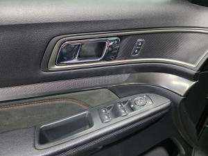 Miniature 10 Ford Explorer XLT 2018