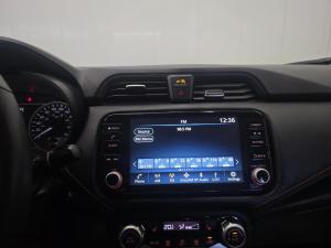 Miniature 11 Nissan Versa SR 2023