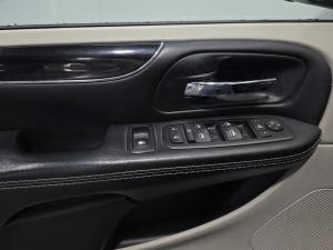 Miniature 13 Dodge Grand Caravan SXT Premium Plus 2019