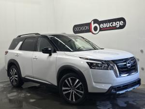 2025 Nissan Pathfinder Platinum - Image 1