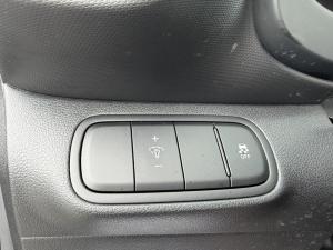Miniature 17 Hyundai Venue Preferred 2025
