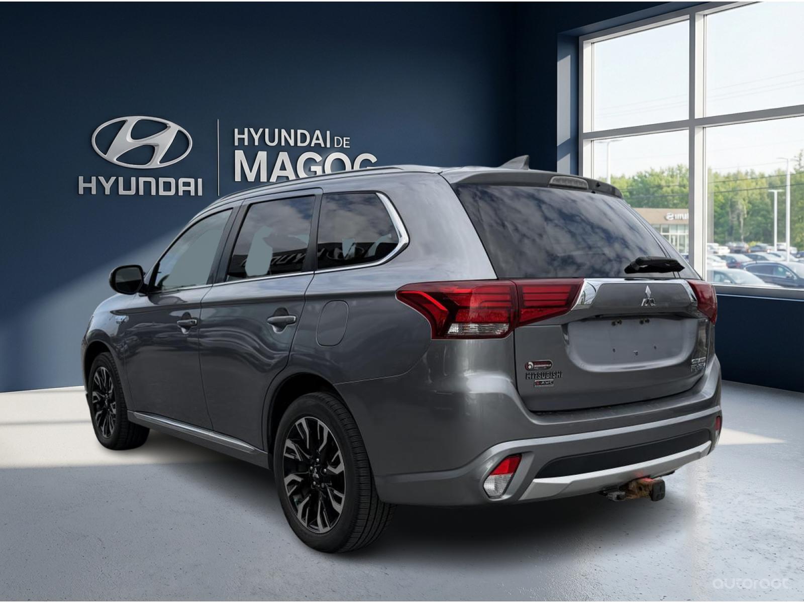 Mitsubishi Outlander PHEV 2018 — photo 3