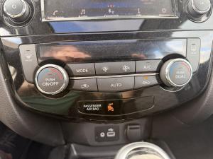 Miniature 16 Nissan Qashqai SV 2019