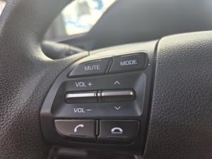 Thumbnail 17 Hyundai Elantra Essential 2020