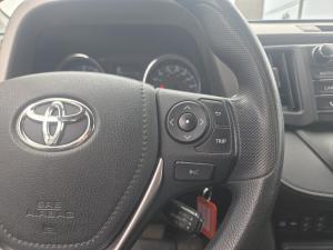 Miniature 18 Toyota Rav4 LE 2018