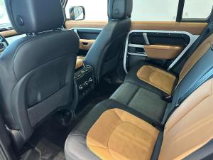 Miniature 10 Land Rover Defender 110 P400 X-Dyn SE 2024