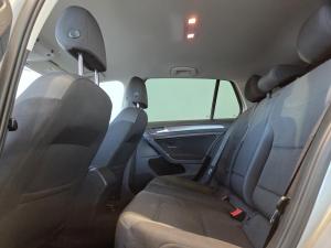 Miniature 18 Volkswagen Golf Comfortline 2019
