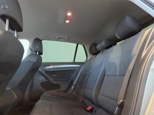 Miniature 19 Volkswagen Golf Comfortline 2019