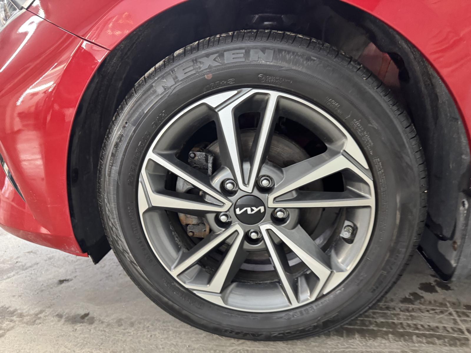 Kia Forte5 EX 2023 — photo 7