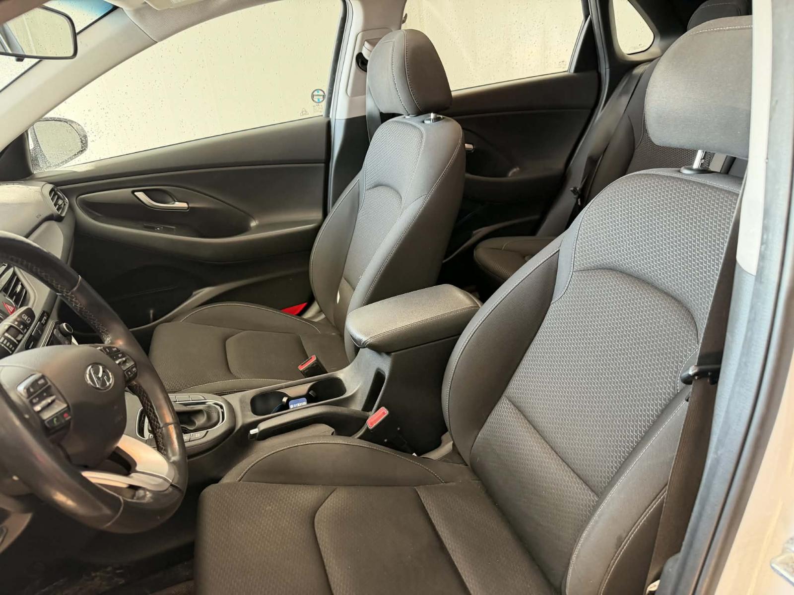 Image 10 Hyundai Elantra GT Luxury 2019