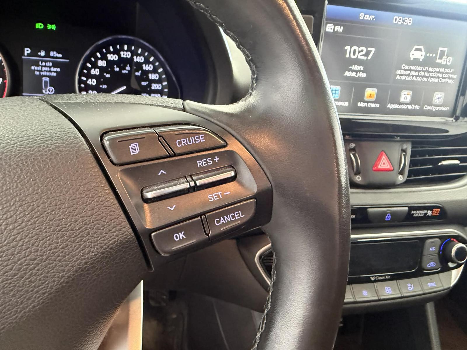 Image 20 Hyundai Elantra GT Luxury 2019