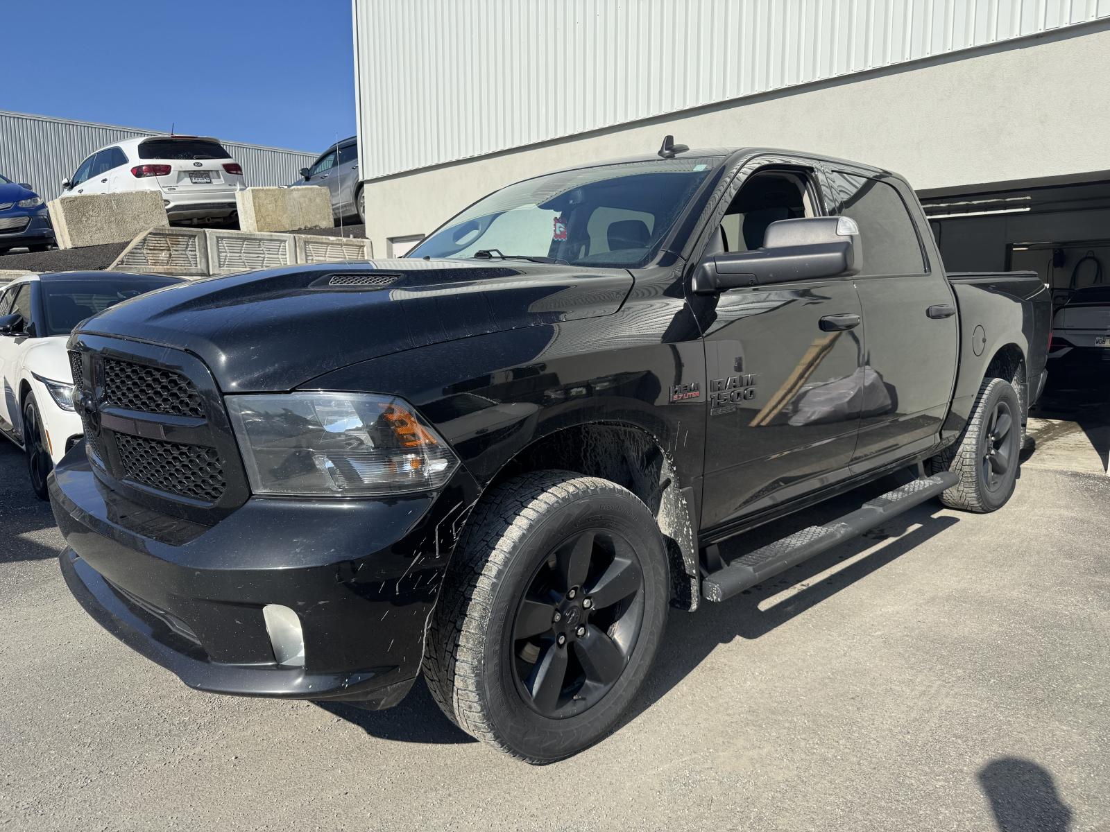 Image 3 RAM 1500 Classic 1500 Express 2021