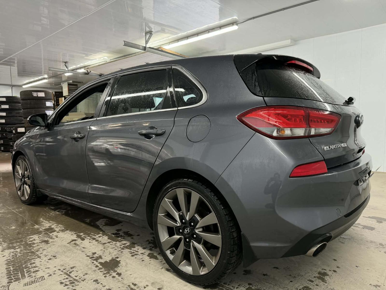 Image 4 Hyundai Elantra GT Sport 2018