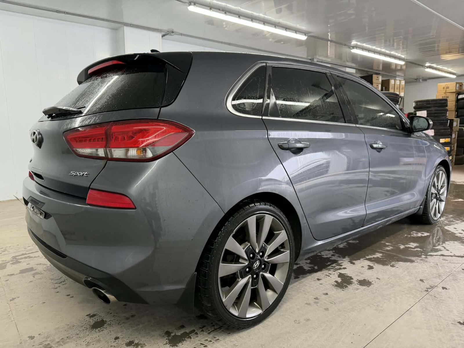 Image 6 Hyundai Elantra GT Sport 2018