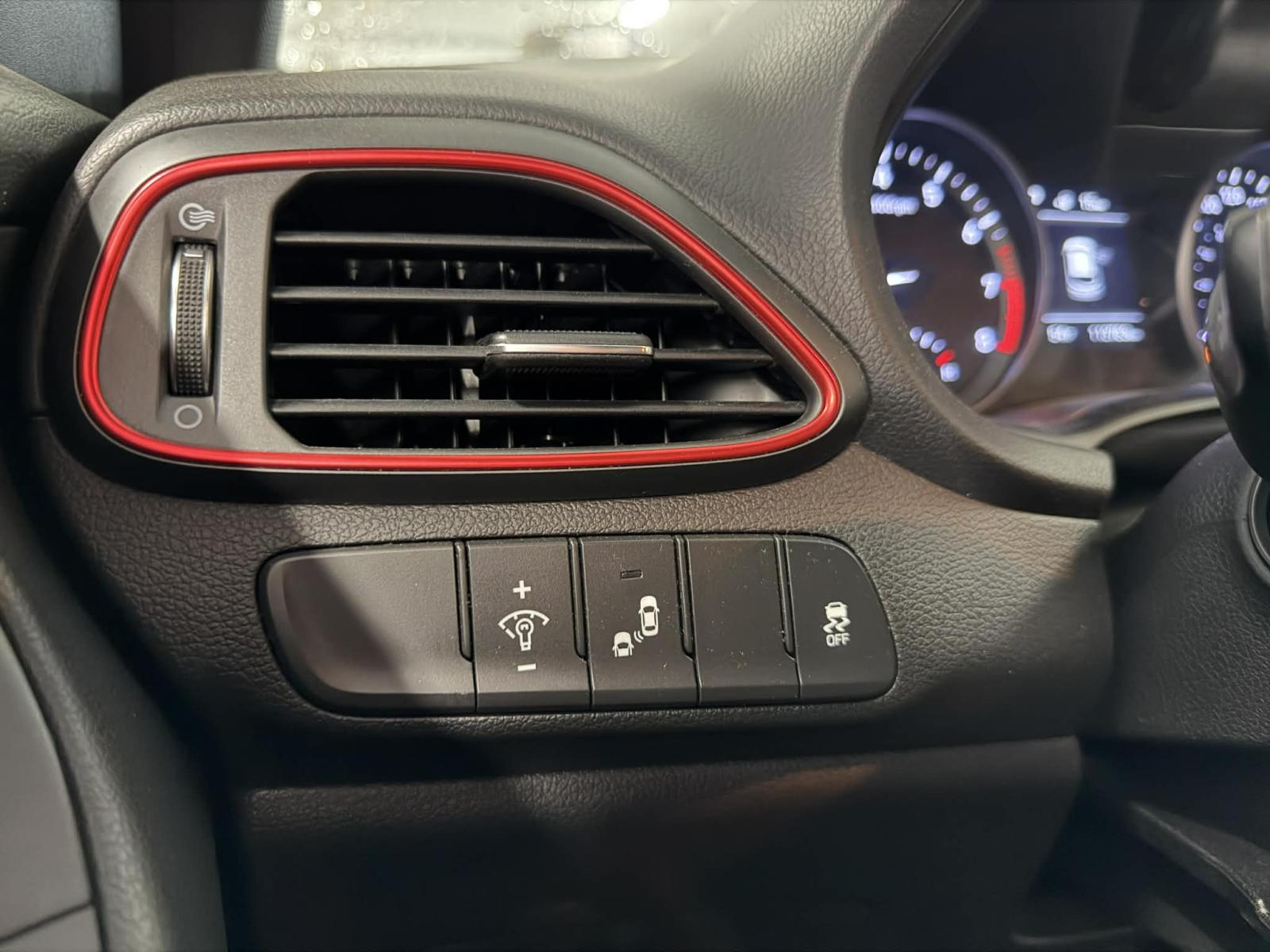 Image 21 Hyundai Elantra GT Sport 2018