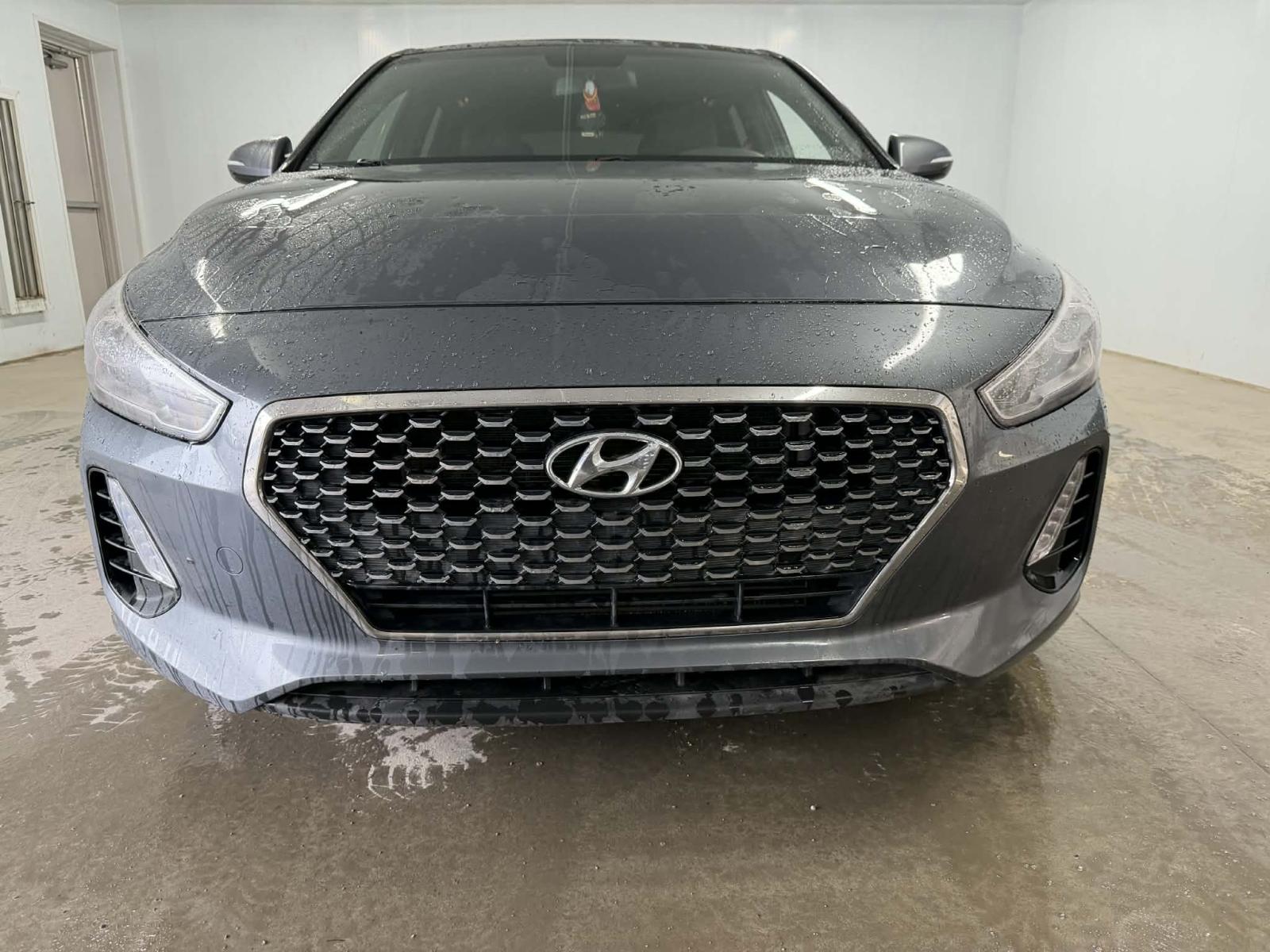 Image 2 Hyundai Elantra GT Sport 2018