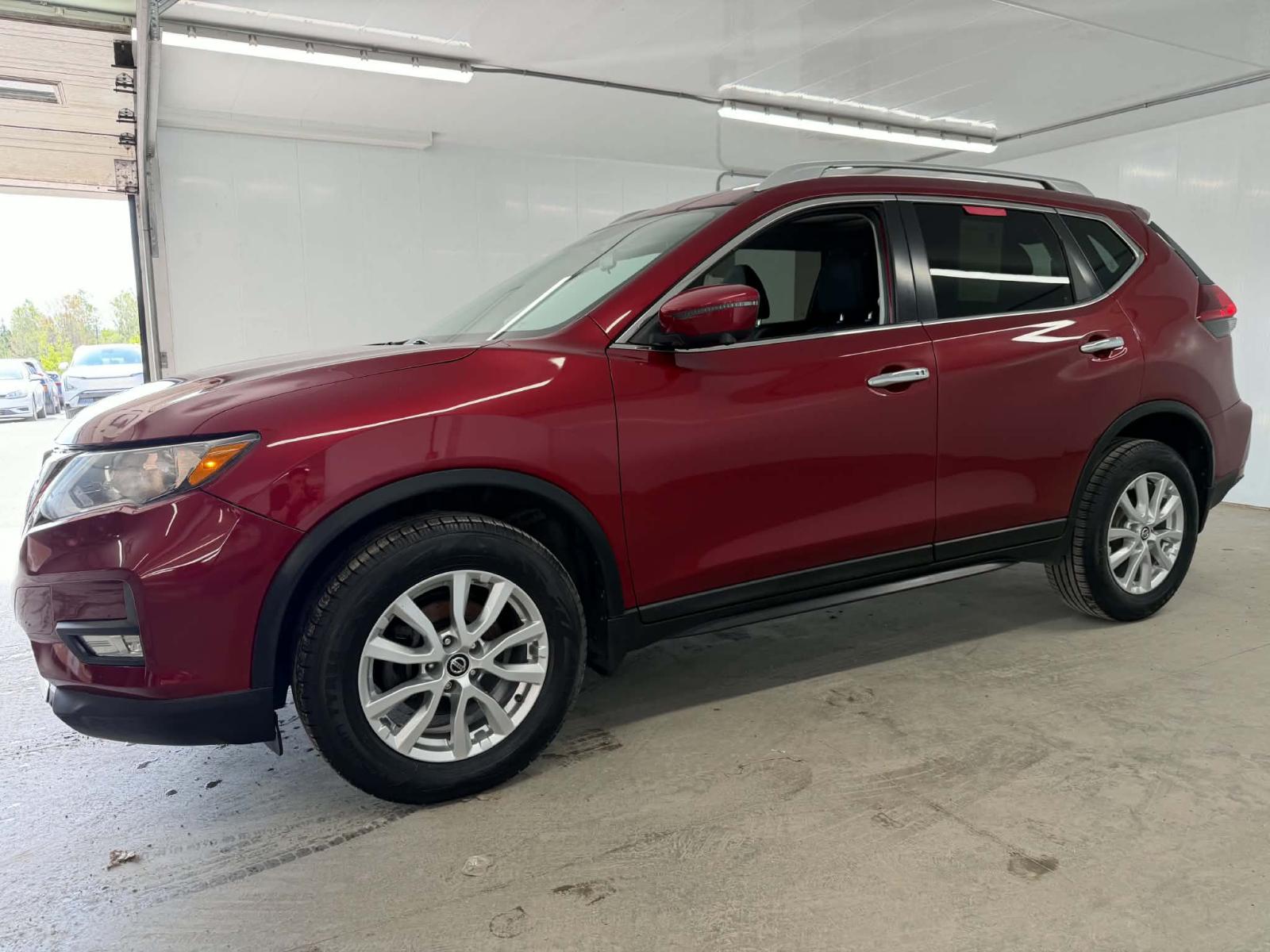 Nissan Rogue SV 2018 — photo 2