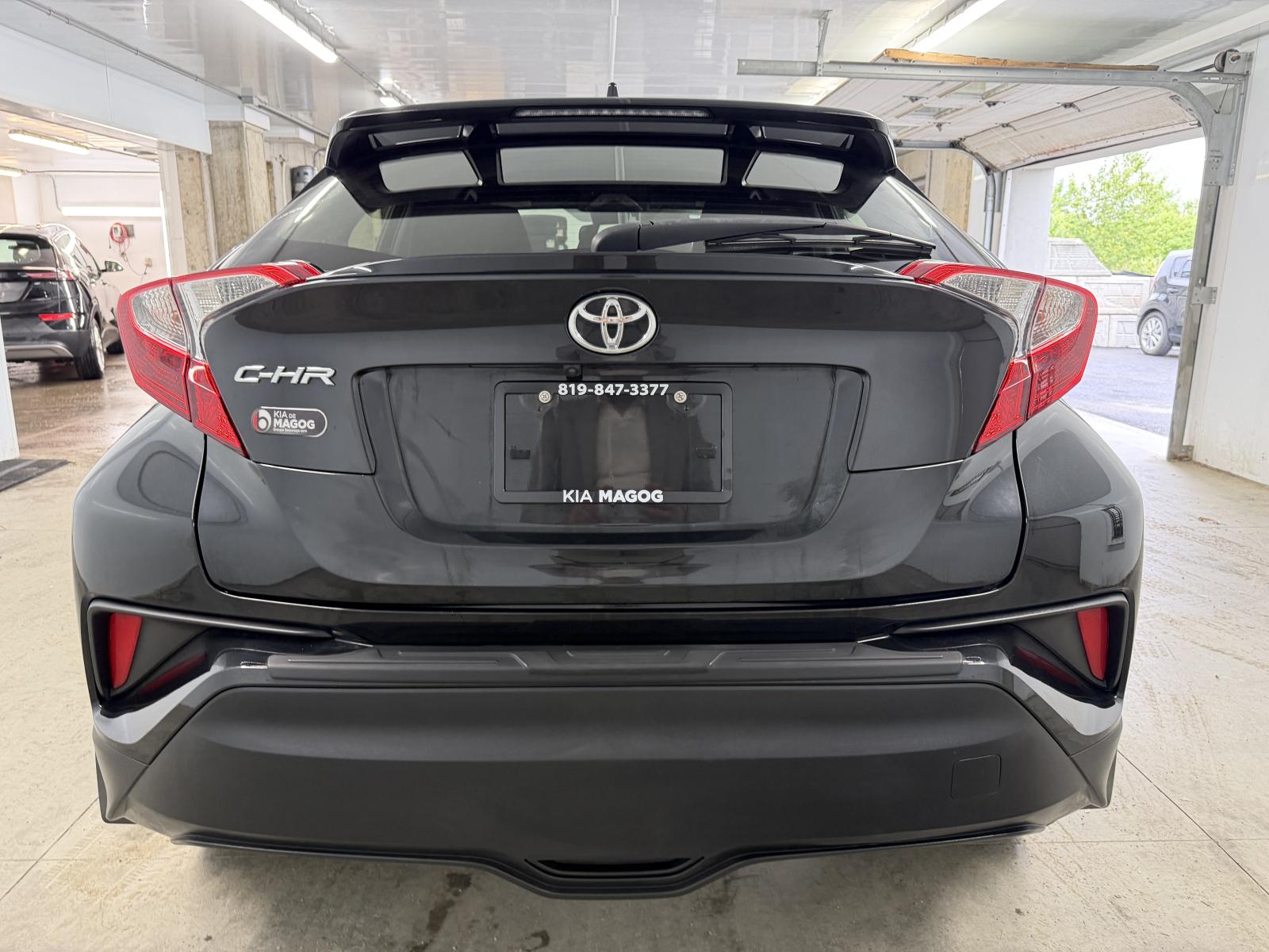 Toyota C-HR XLE 2019 — photo 5