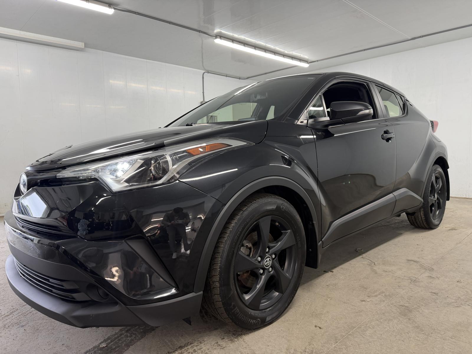 Toyota C-HR XLE 2019 — photo 3