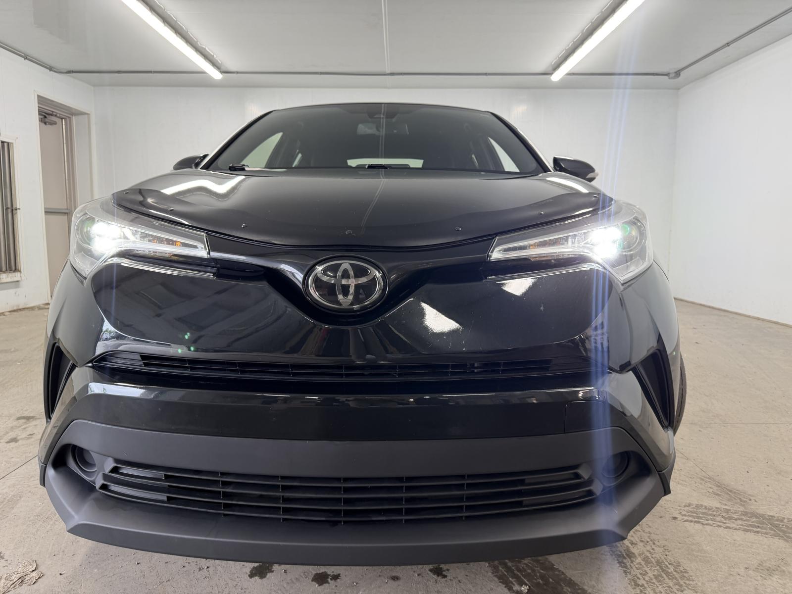 Toyota C-HR XLE 2019 — photo 2