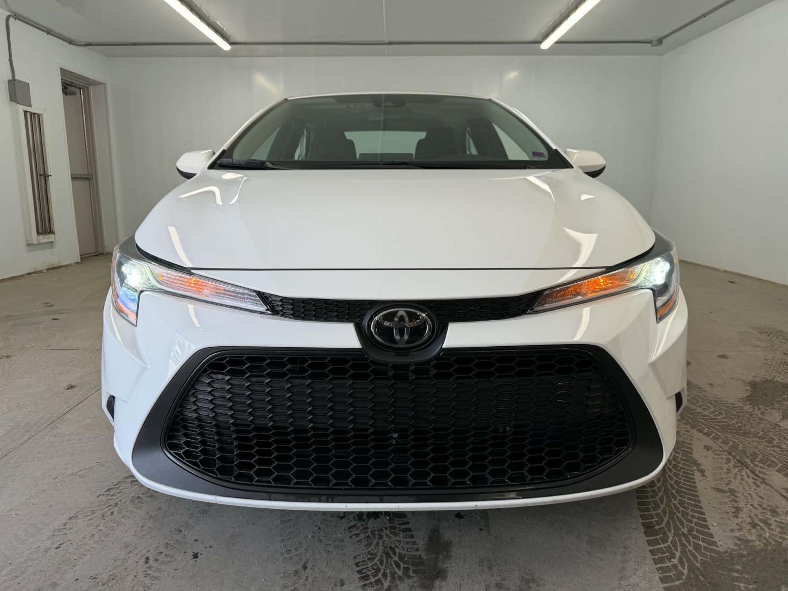 Toyota Corolla LE 2020 — photo 2