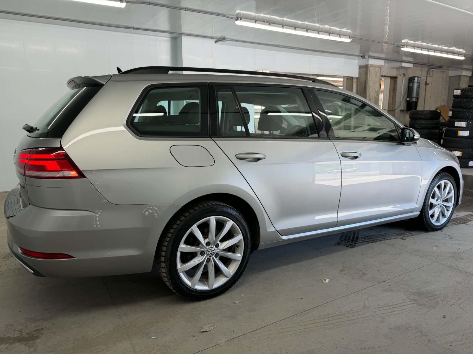 Volkswagen Golf Sportwagen Highline 2019 — photo 6