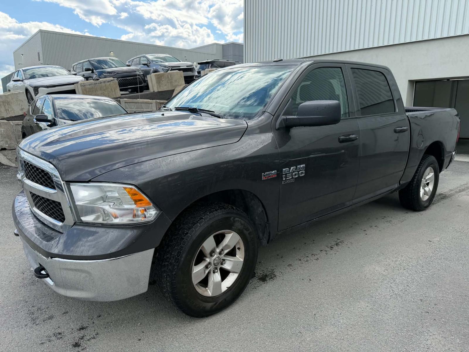 RAM 1500 Classic SLT 2022 — photo 3