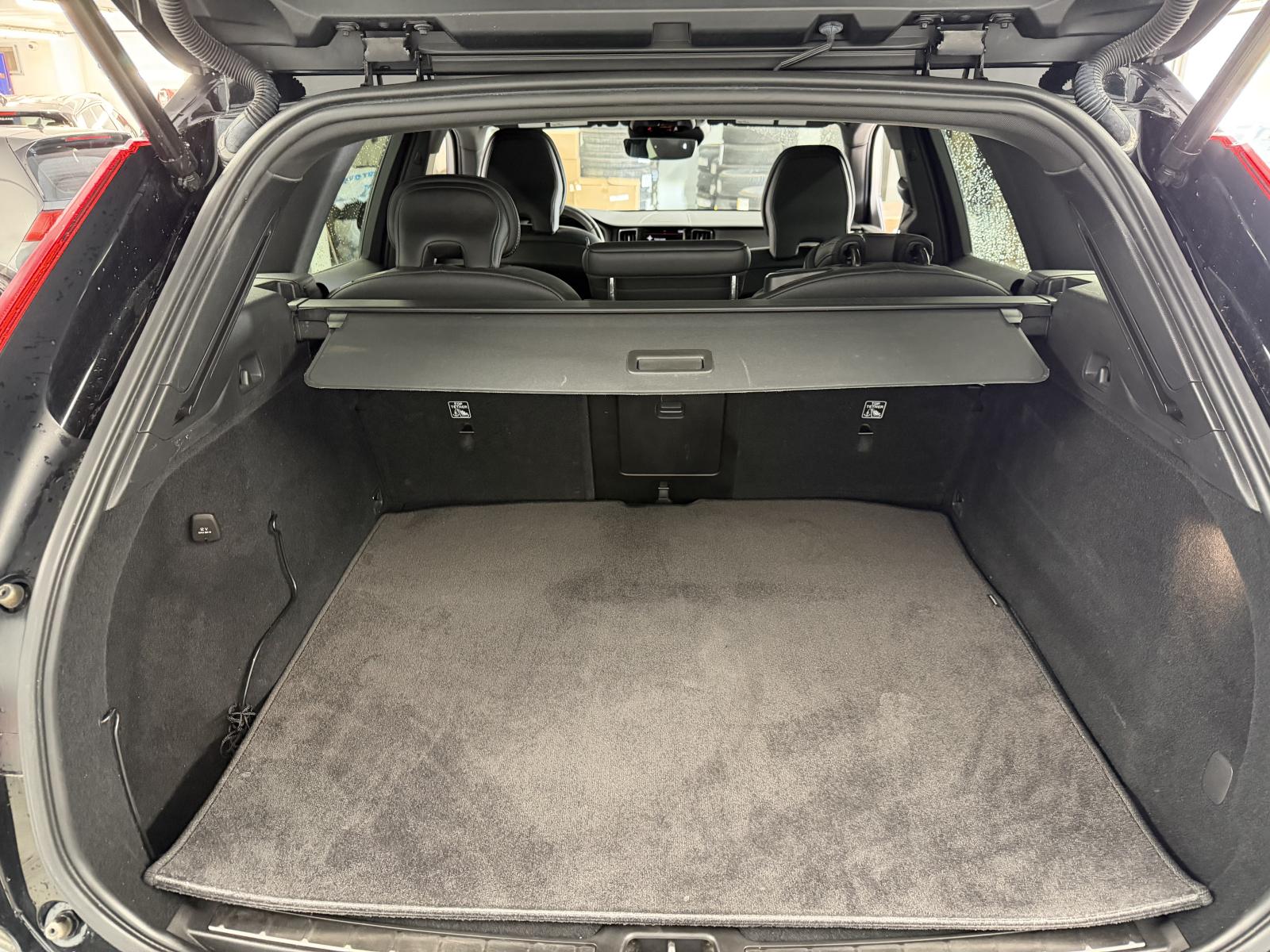 Volvo XC60 R-Design 2021 — photo 7