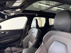 Miniature 12 Volvo XC60 R-Design 2021