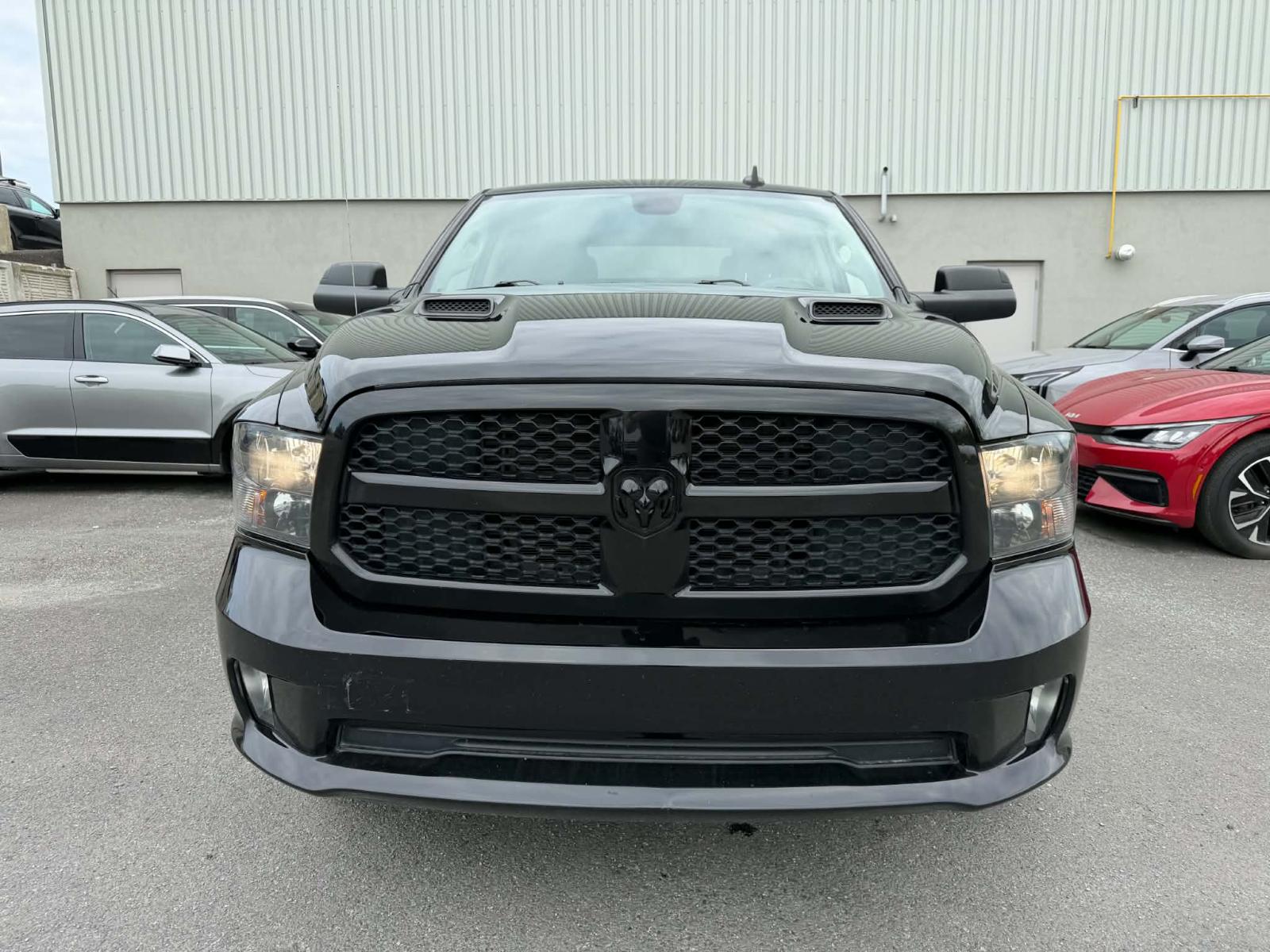 RAM 1500 Classic 1500 Express 2022 — photo 3
